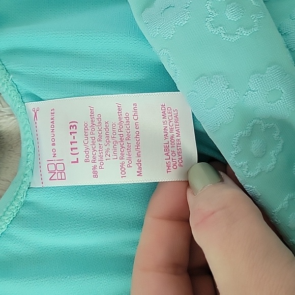 1 piece key hole bathing suit - Picture 2 of 3